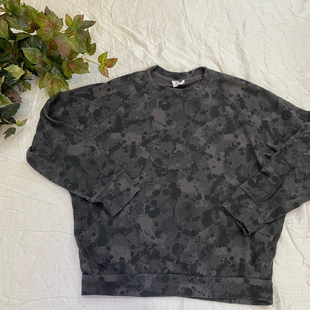 Splatter pattern crewneck